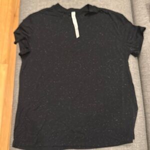 Lululemon T shirt